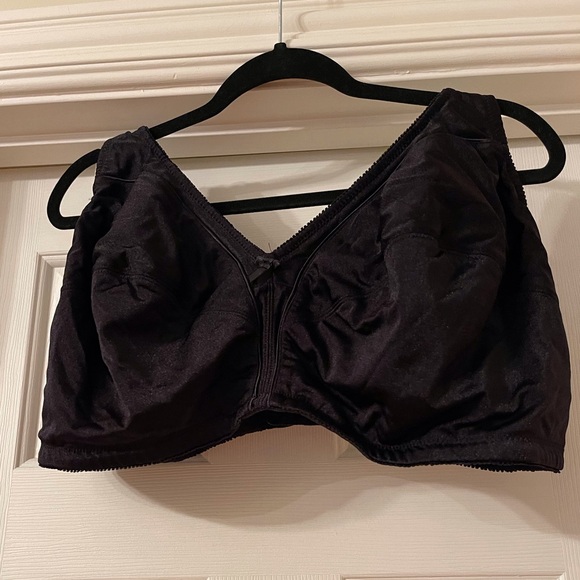 Four Comfort Choice plus size bras - Picture 3 of 12
